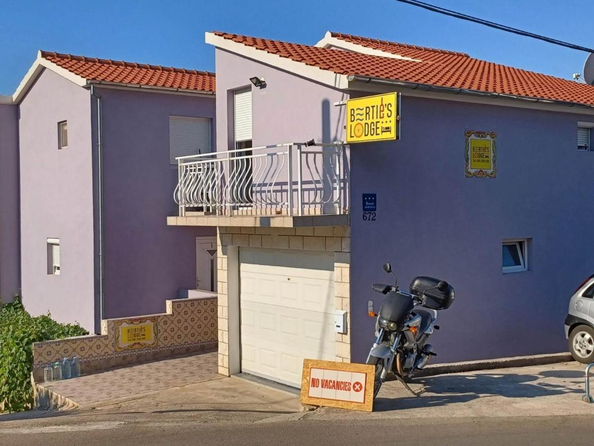 Apartment Bertie's